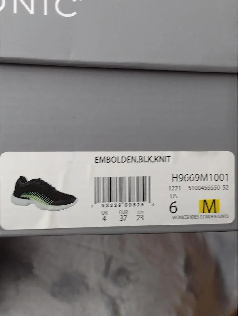 NWT Vionic Women's Black/Green Embolden Running Shoe Size 6M